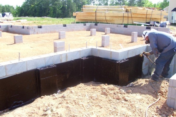 residential construction crawl space waterproofing